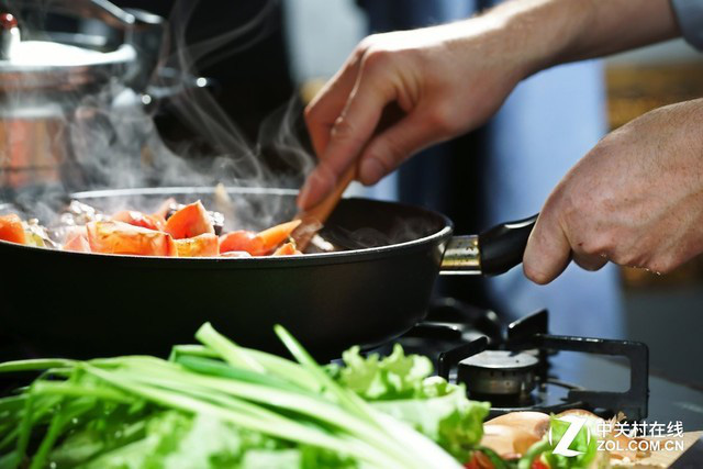 5 thói quen nguy hiểm khi nấu ăn nhiều người mắc, nên thay đổi nếu không sẽ đổ bệnh - Ảnh 1.