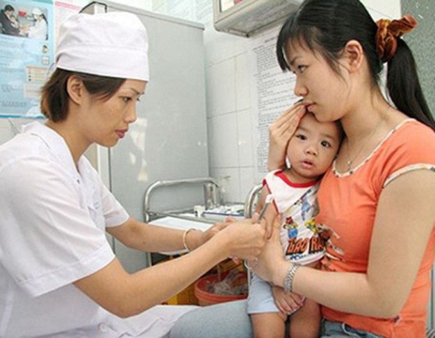Nhiều ca bệnh nhiễm bệnh bạch hầu nhập viện điều trị tại Bệnh viện Phụ sản-Nhi Đà Nẵng, 2 trường hợp đã tử vong - Ảnh 2.
