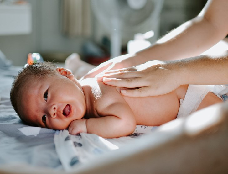 5 mẹo đơn giản bố mẹ nên làm để giúp trẻ sơ sinh khỏe mạnh - Ảnh 3. 5 mẹo đơn giản bố mẹ nên làm để giúp trẻ sơ sinh khỏe mạnh - Ảnh 3.