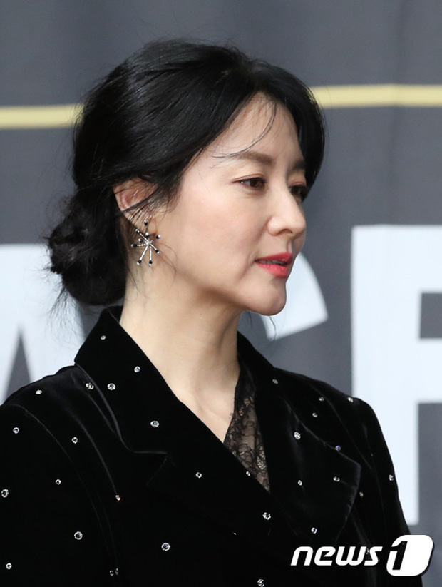 &quot;Nàng Dea Jang Geum&quot; Lee Young Ae lộ nếp nhăn lão hóa, mặt chảy sệ nhưng khí chất nữ thần vẫn không ai có thể vượt qua  - Ảnh 3.