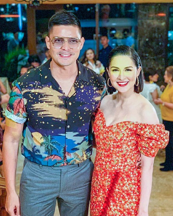 Hiding from their children to go out, the couple "the most beautiful beauties in the Philippines" Posing as funny as possible, making fans unable to stop laughing - Photo 6.