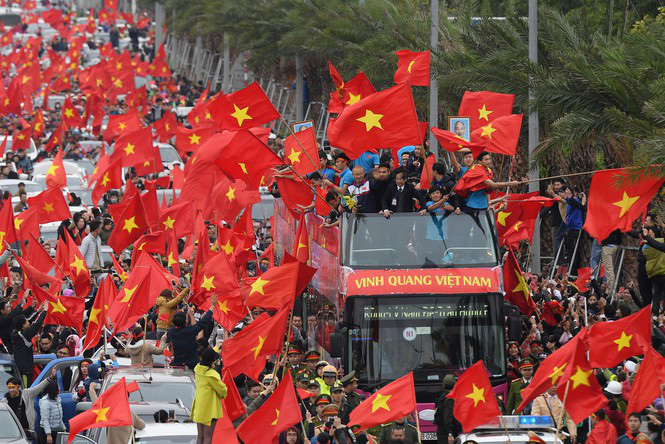 Hàng trăm cảnh sát bảo vệ an ninh, đón đoàn thể thao Việt Nam - Ảnh 1.