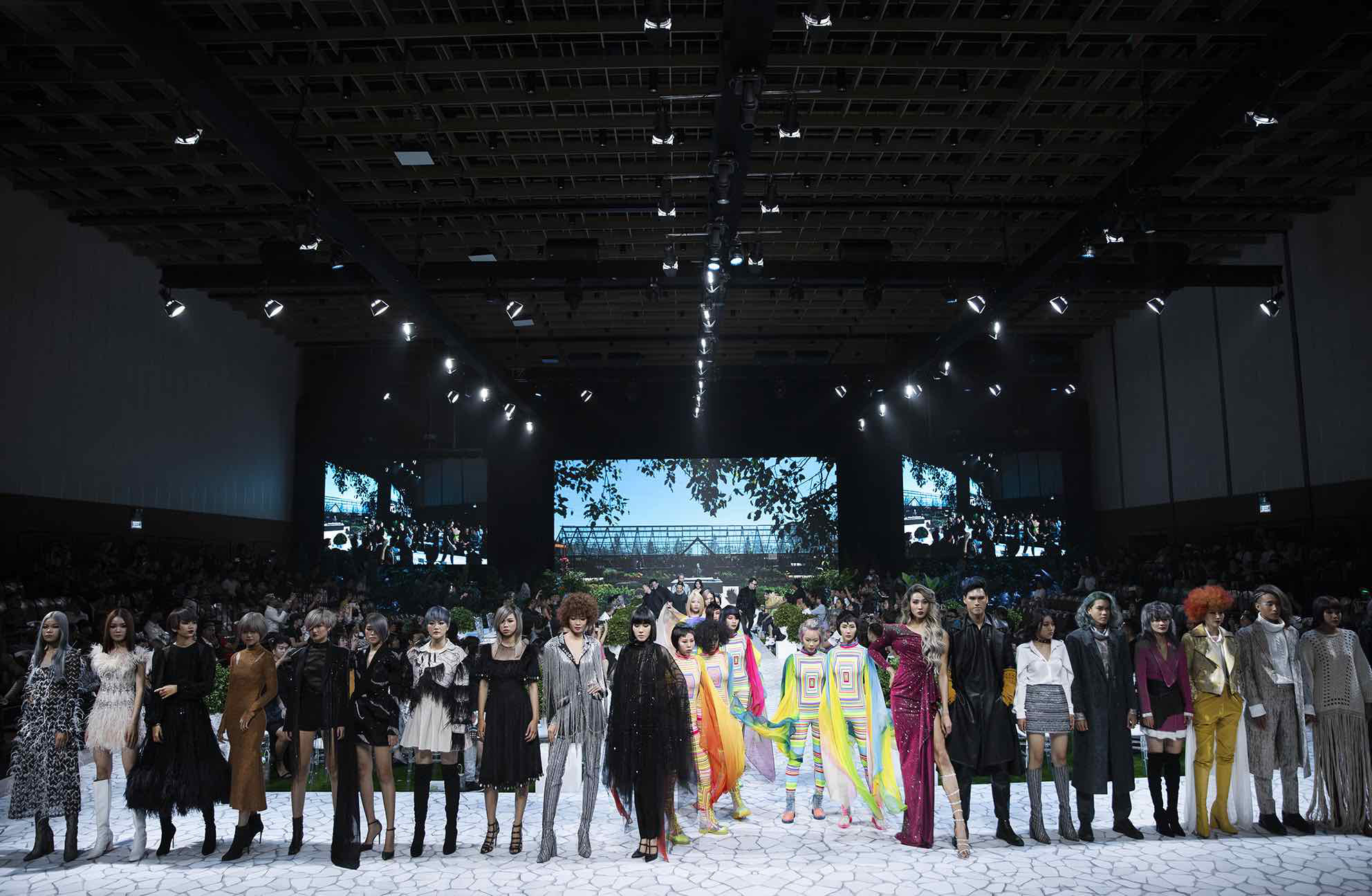 Sắc m&agrave;u cuộc sống khắc hoạ tr&ecirc;n s&acirc;n khấu Davines Hair Show 2019 - Ảnh 3.