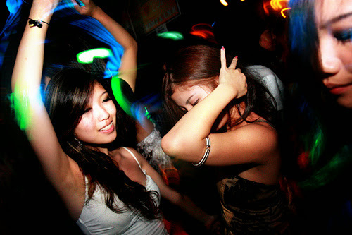 Chuyện về ngành công nghiệp sex Singapore: Bán dâm hợp pháp và vòng luẩn quẩn lách luật của những cô gái đứng đường không còn lựa chọn - Ảnh 2. Chuyện về ngành công nghiệp sex Singapore: Bán dâm hợp pháp và vòng luẩn quẩn lách luật của những cô gái đứng đường không còn lựa chọn - Ảnh 2.