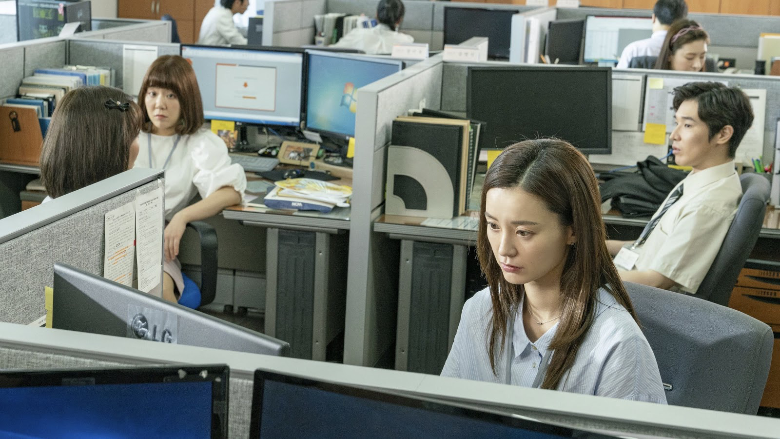 Trót buông lời “sắc mỏng” với đồng nghiệp, chị em công sở đọc ngay chuyện về quả báo của kẻ ác khẩu để dừng ngay hành động này - Ảnh 1. Trót buông lời “sắc mỏng” với đồng nghiệp, chị em công sở đọc ngay chuyện về quả báo của kẻ ác khẩu để dừng ngay hành động này - Ảnh 1.