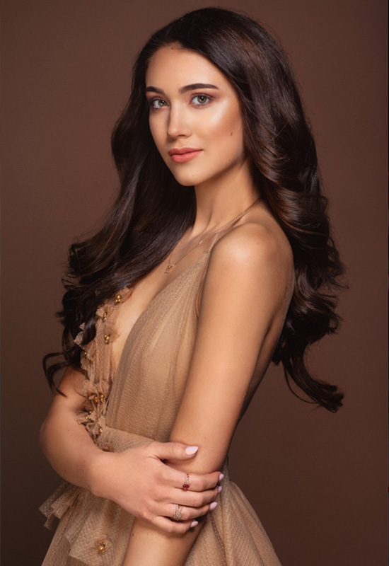 Trước giờ G Miss World 2019, đây là Top 10 ứng viên &quot;nặng ký&quot; nhất cho ngôi vị Hoa hậu, người đang dẫn đầu quá &quot;khủng&quot; - Ảnh 9.