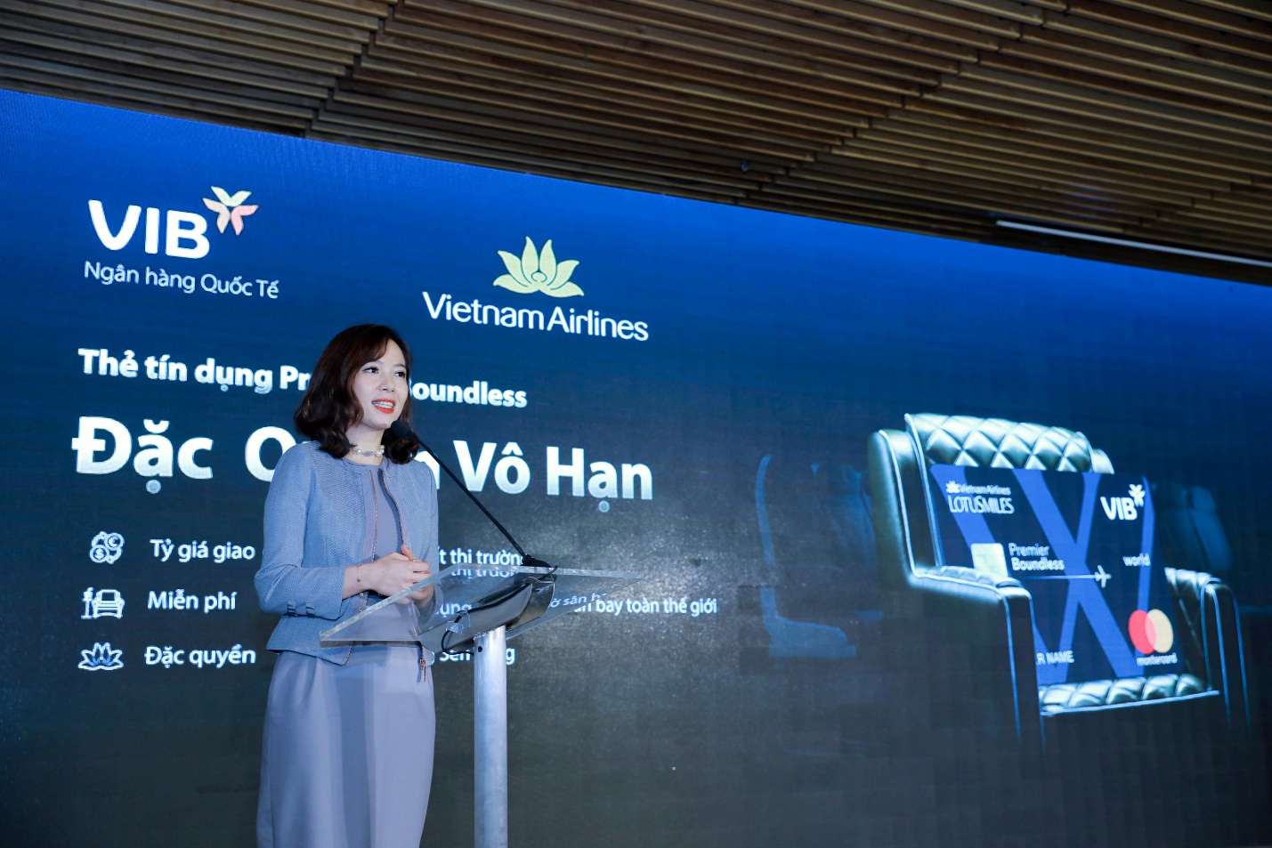 VIB v&agrave; Vietnam Airlines hợp t&aacute;c ra mắt d&ograve;ng thẻ bay đặc quyền Premier Boundless - Ảnh 2.