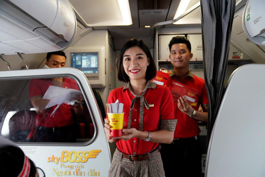 Vietjet khuyến mãi máy bay 1kg vàng “siêu to khổng lồ” mừng hành khách thứ 100 triệu - Ảnh 3.