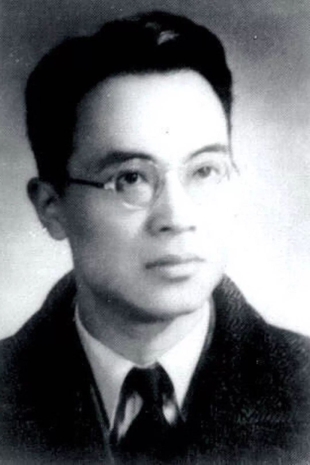 Cuộc t&igrave;nh như tiểu thuyết của nh&agrave; văn nổi tiếng TQ: Chỉ khi gặp được c&ocirc; ấy, t&ocirc;i mới nghĩ đến chuyện kết h&ocirc;n - Ảnh 1.