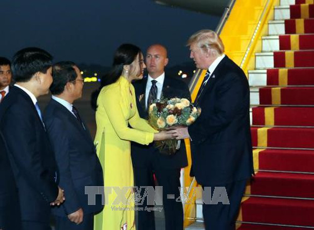 Đã 2 năm trôi qua, cô gái từng có vinh dự tặng hoa Tổng thống Donald Trump bây giờ ra sao? - Ảnh 1.