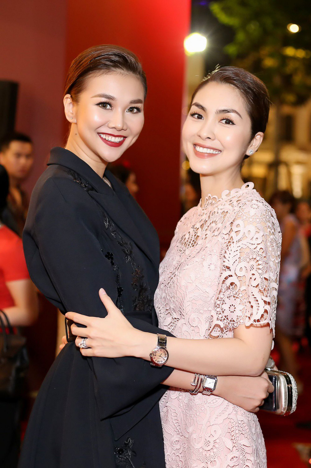 Tình bạn hiếm trong showbiz: Tăng Thanh Hà hội ngộ Thanh Hằng tại họp báo "Chị Chị Em Em"