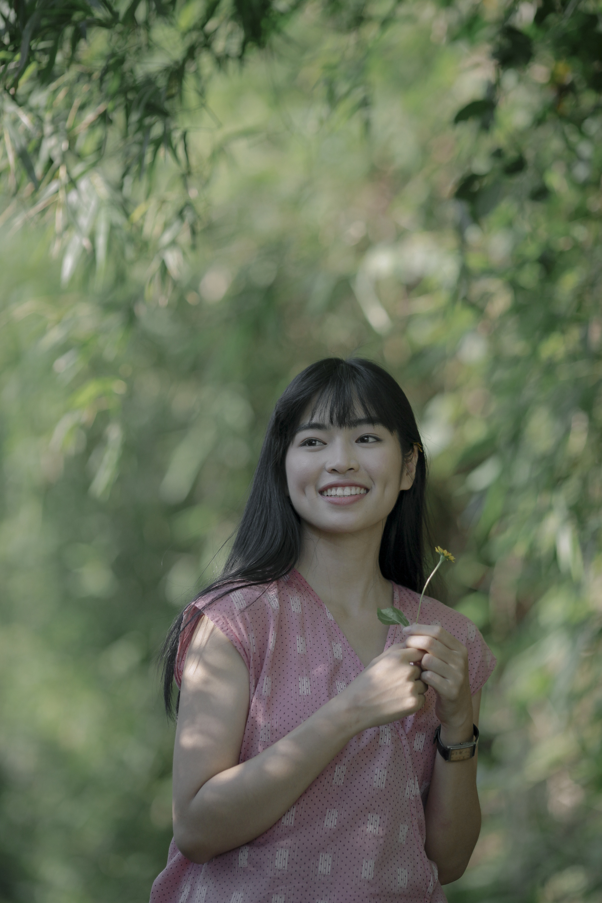 "Mắt Biếc" ra rạp: Quặn l&ograve;ng trước cảnh con g&aacute;i H&agrave; Lan y&ecirc;u thầm Ngạn, cả tuổi thơ như &ugrave;a về đẹp đến ngạt thở  - Ảnh 11.