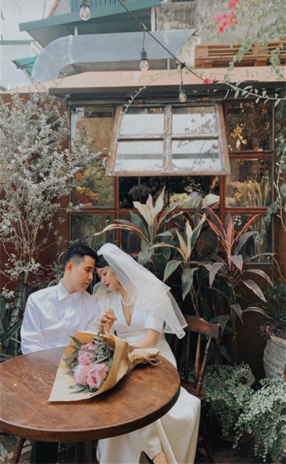 Đính hôn đã hơn 1 năm, bé Chuồn được 7 tháng Mi Vân mới chịu đi chụp ảnh cưới, chỉ là hậu trường thôi cũng xinh ngất ngây - Ảnh 4.