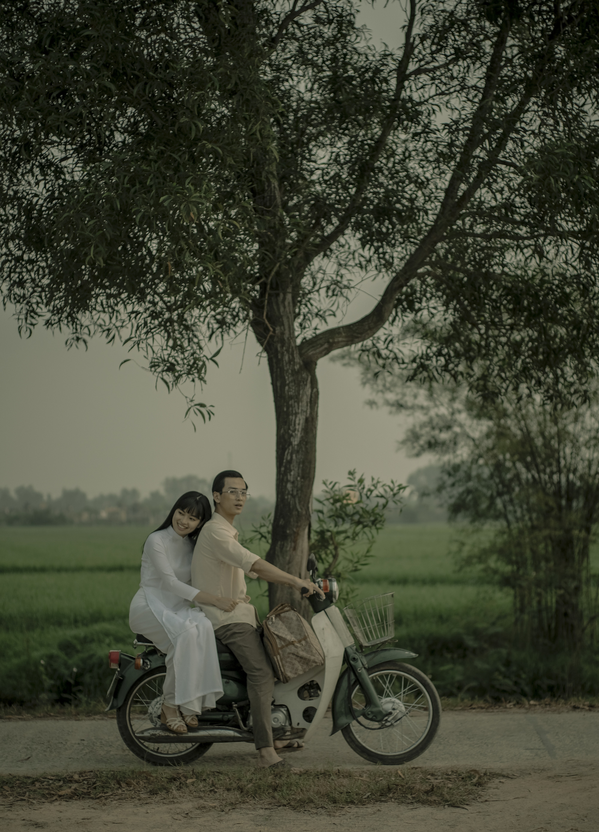 Review "Mắt Biếc":  Phim hay nhất của Victor Vũ, Trần Nghĩa - Tr&uacute;c Anh lấy nước mắt kh&aacute;n giả khi mang Ngạn v&agrave; H&agrave; Lan ra đời thực th&agrave;nh c&ocirc;ng - Ảnh 13.