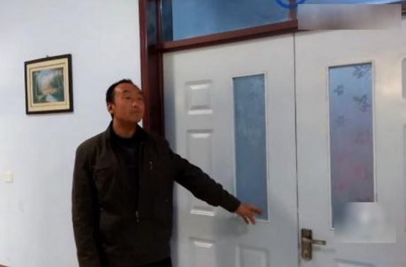 Đến nhà xác nhận thi thể vợ để đi mai táng, chồng phát hiện quần của vợ bị kéo tuột và việc làm biến thái của nam thanh niên 22 tuổi - Ảnh 2. Đến nhà xác nhận thi thể vợ để đi mai táng, chồng phát hiện quần của vợ bị kéo tuột và việc làm biến thái của nam thanh niên 22 tuổi - Ảnh 2.