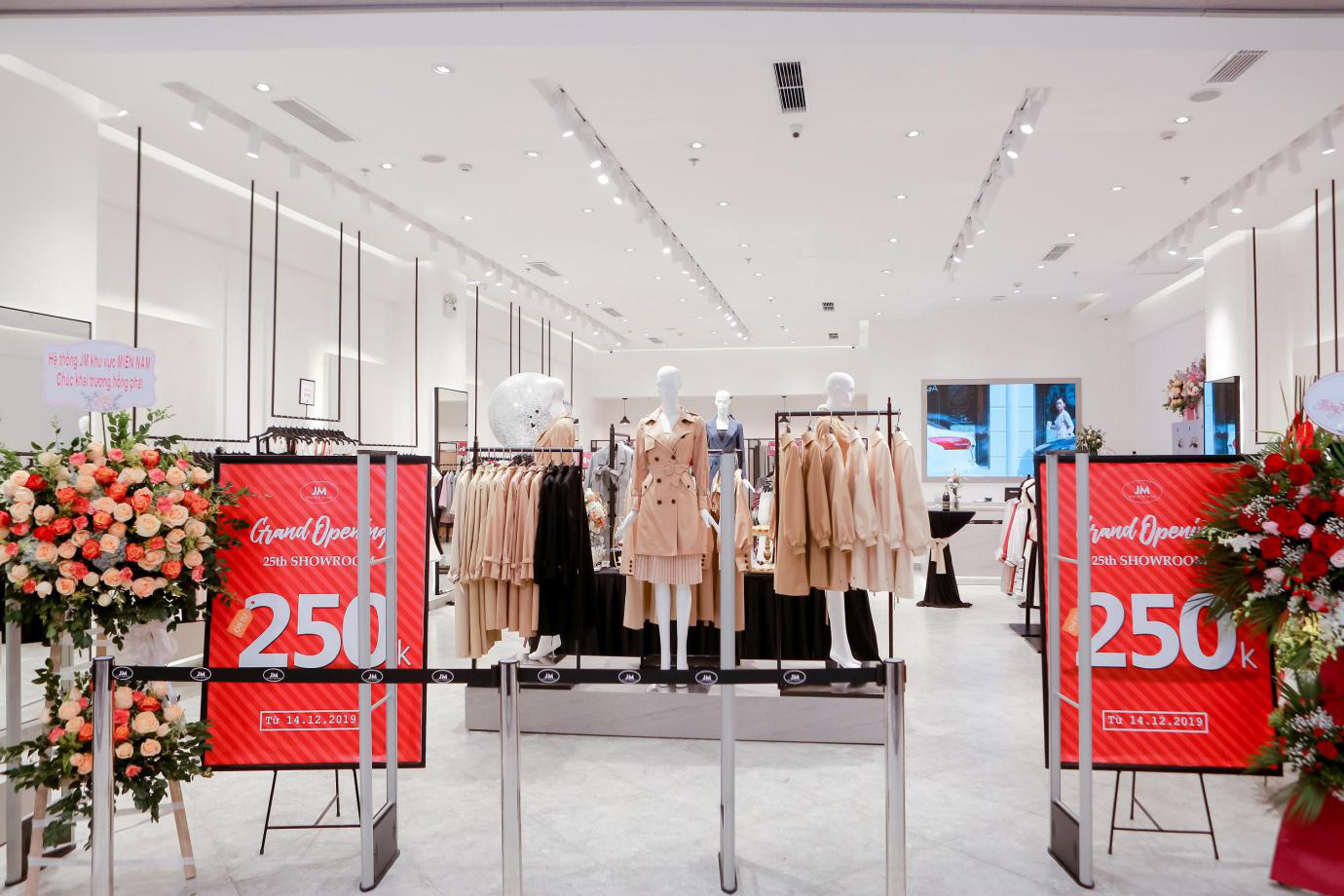 Ra mắt cơ sở JM thứ 25 quy tụ d&agrave;n hot girl nổi tiếng - Ảnh 1.