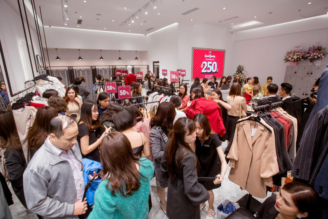 Ra mắt cơ sở JM thứ 25 quy tụ d&agrave;n hot girl nổi tiếng - Ảnh 6.