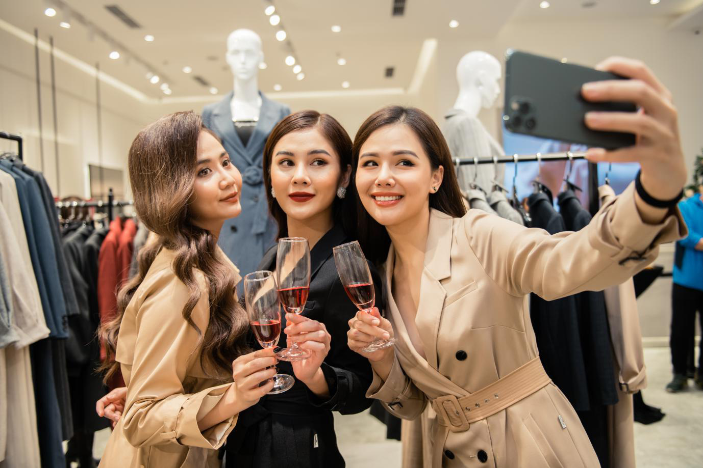 Ra mắt cơ sở JM thứ 25 quy tụ d&agrave;n hot girl nổi tiếng - Ảnh 9.