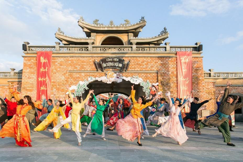 Chào đoàn vị khách quốc tế thứ 4.6 triệu đến Quảng Nam năm 2019 ở Công viên Ấn tượng Hội An - Ảnh 3.