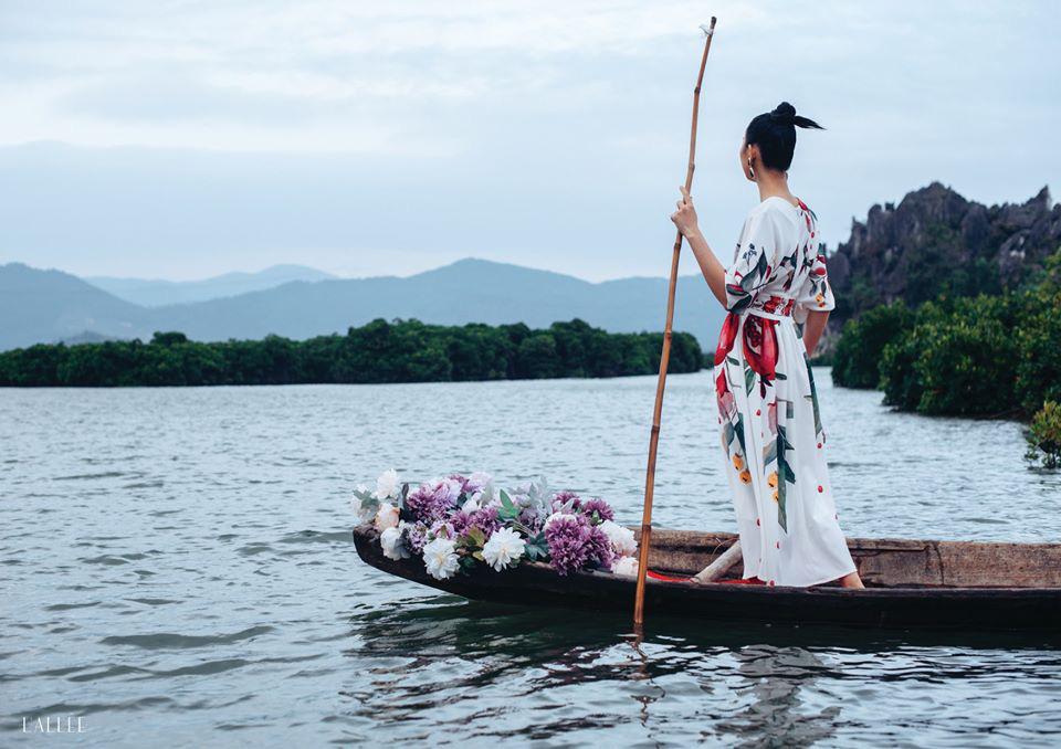 Gợi &yacute; diện Tết duy&ecirc;n d&aacute;ng với trang phục lấy cảm hứng từ Thạch Lựu Mộc - Ảnh 5.