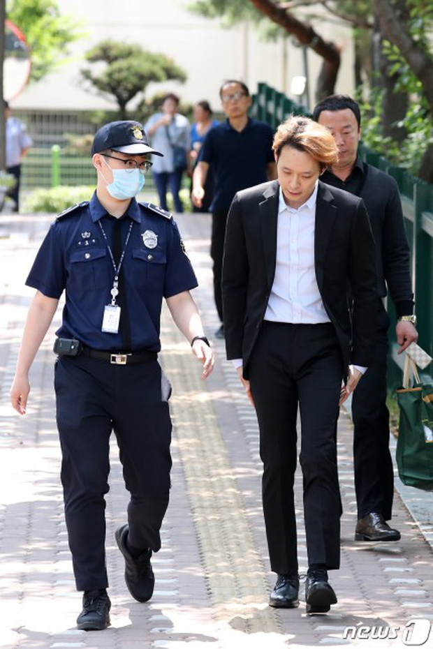 Tin được không: Đang chịu án treo vì bê bối ma túy, &quot;Hoàng tử gác mái&quot; Park Yoo Chun vẫn tổ chức fanmeeting ở Thái Lan và bán vé trên trời - Ảnh 2.