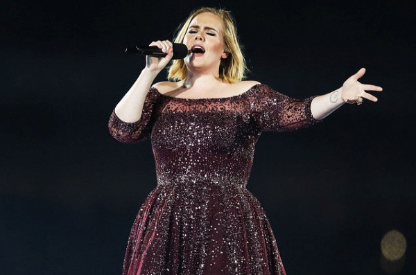 Màn thay đổi ngoại hình &quot;choáng&quot; nhất showbiz thế giới cuối năm 2019: Adele không ngờ lại sexy thế này sau khi giảm cân - Ảnh 5.