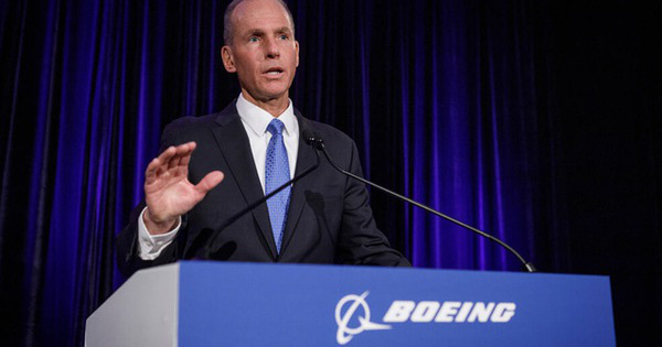 Chìm sâu trong khủng hoảng vì 2 vụ tai nạn thảm khốc, Boeing sa thải CEO sau hơn 30 năm gắn bó - Ảnh 1.