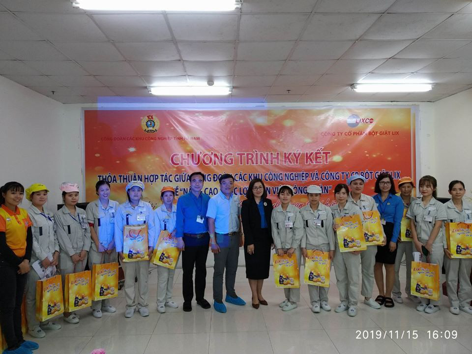 Điểm lại h&agrave;nh tr&igrave;nh &ldquo;tri &acirc;n người phụ nữ t&ocirc;i y&ecirc;u&rdquo; năm 2019 của bột giặt Lix - Ảnh 3.