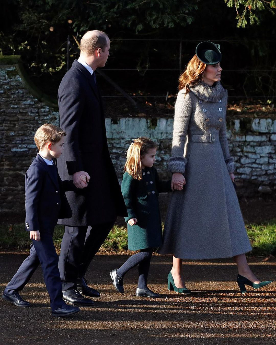 Công nương Kate Middleton &quot;chiếm sóng&quot; của chồng con khi diện trang phục khác biệt, nhưng hóa ra lại có chi tiết vô cùng tinh tế - Ảnh 3.