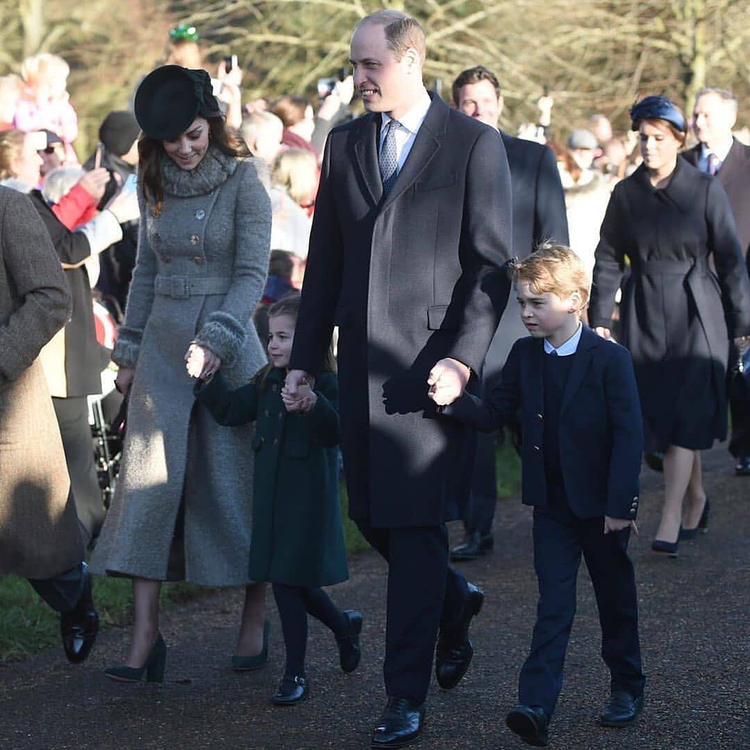 Công nương Kate Middleton &quot;chiếm sóng&quot; của chồng con khi diện trang phục khác biệt, nhưng hóa ra lại có chi tiết vô cùng tinh tế - Ảnh 1.