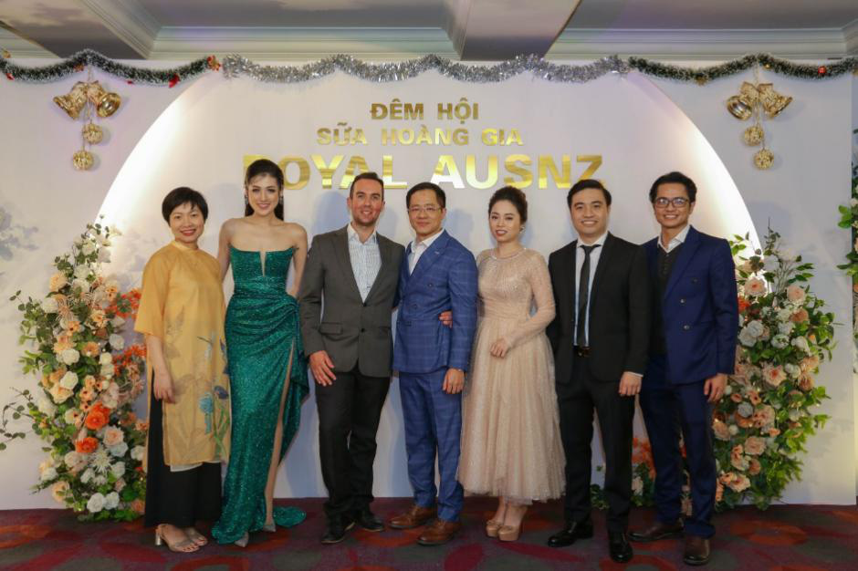 D&agrave;n &ldquo;si&ecirc;u mẫu bỉm sữa&rdquo; h&agrave;ng đầu Việt Nam hội tụ tại đ&ecirc;m hội Sữa Ho&agrave;ng Gia Royal Ausnz - Ảnh 2.