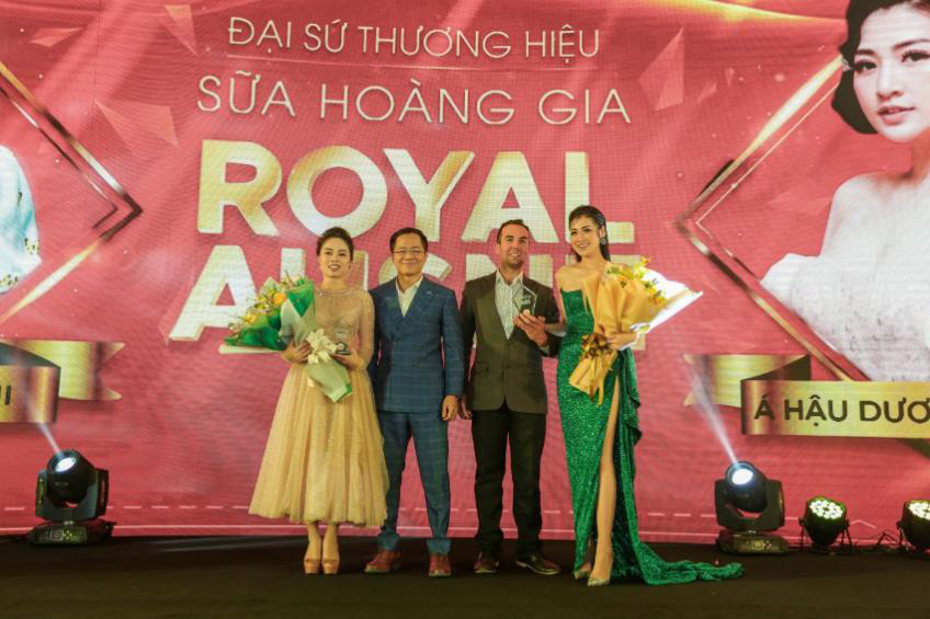 D&agrave;n &ldquo;si&ecirc;u mẫu bỉm sữa&rdquo; h&agrave;ng đầu Việt Nam hội tụ tại đ&ecirc;m hội Sữa Ho&agrave;ng Gia Royal Ausnz - Ảnh 3.