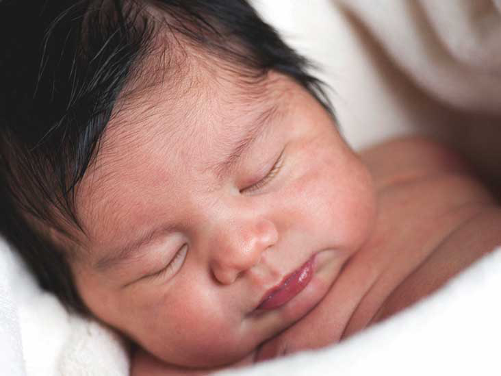 Những đặc điểm ở trẻ sơ sinh khiến nhiều cha mẹ ngạc nhi&ecirc;n v&igrave; kh&aacute;c xa tưởng tượng - Ảnh 6.