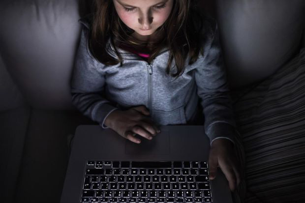 Bà mẹ U40 giả làm con gái 11 tuổi trên Instagram: Vạch trần bí mật ghê tởm ẩn giấu đằng sau mạng xã hội - Ảnh 4.