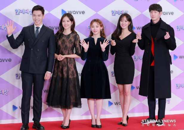 Thảm đỏ "hot" SBS Entertainment Awards 2019: "Biệt đội" Running Man chiếm trọn sự chú ý nhưng Somin lại tiếp tục bị chỉ trích "làm lố" - Ảnh 5. Thảm đỏ "hot" SBS Entertainment Awards 2019: "Biệt đội" Running Man chiếm trọn sự chú ý nhưng Somin lại tiếp tục bị chỉ trích "làm lố" - Ảnh 5.