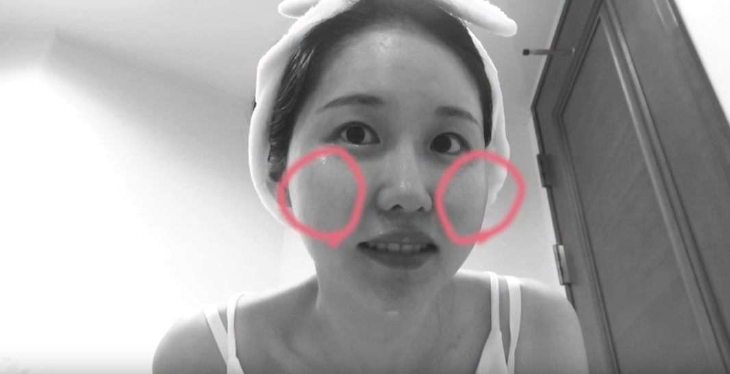 Mẹo làm sạch &quot;ngược&quot; từ tiến sĩ da liễu Hàn Quốc: Rửa mặt thế nào để khi 30 - 40 tuổi da không bị nám, thâm sạm - Ảnh 2.