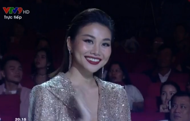 Bán kết Hoa hậu Hoàn vũ Việt Nam 2019: Các thí sinh xuất hiện quyến rũ trong phần thi trang phục dạ hội - Ảnh 3.