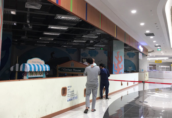 Thất vọng Aeon Mall Hà Đông, khai trương rồi hàng đóng cửa im lìm - Ảnh 11.