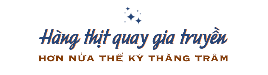 "Bí mật thành công" của hàng thịt quay lâu đời nhất Hà Nội, hơn 50 năm vẫn khiến khách xếp hàng dài như trẩy hội - Ảnh 1. "Bí mật thành công" của hàng thịt quay lâu đời nhất Hà Nội, hơn 50 năm vẫn khiến khách xếp hàng dài như trẩy hội - Ảnh 1.