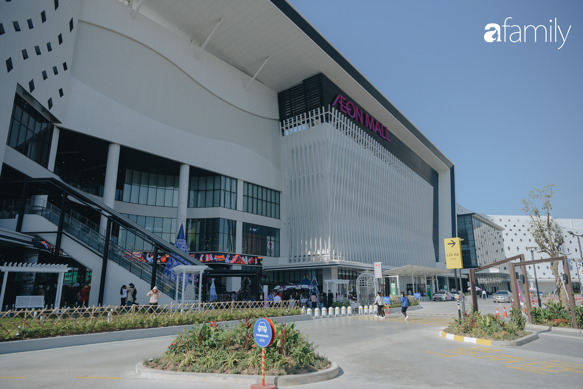 Ngày đầu mở cửa khu vui chơi TTTM Aeon Mall Hà Đông: Nhân viên đông, dịch vụ mới mẻ, tuy hơi ít người tham gia nhưng hứa hẹn là địa điểm giải trí tuyệt cho gia đình cuối tuần - Ảnh 6.