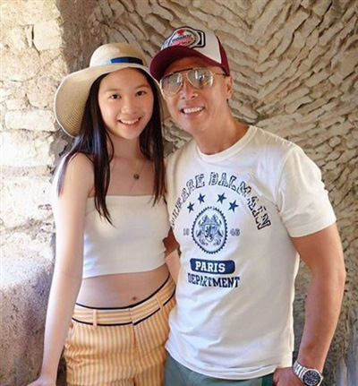 So bì nhan sắc cùng tài năng của các ái nữ nhà sao Hoa ngữ: Người nổi bật nhờ thân hình quyến rũ, người lại thu hút sự chú ý bởi học lực khủng - Ảnh 18. So bì nhan sắc cùng tài năng của các ái nữ nhà sao Hoa ngữ: Người nổi bật nhờ thân hình quyến rũ, người lại thu hút sự chú ý bởi học lực khủng - Ảnh 18.