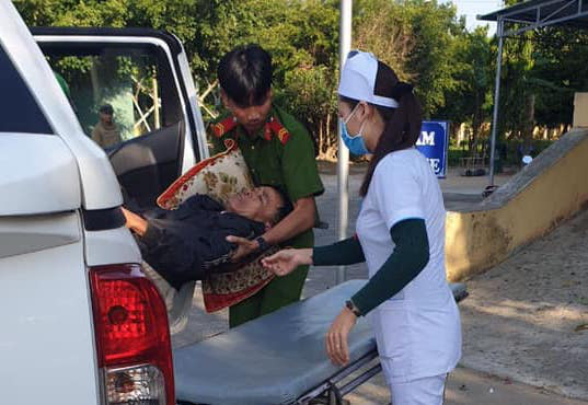Nghịch tử đánh cha ruột nhập viện cấp cứu - Ảnh 2. Nghịch tử đánh cha ruột nhập viện cấp cứu - Ảnh 2.
