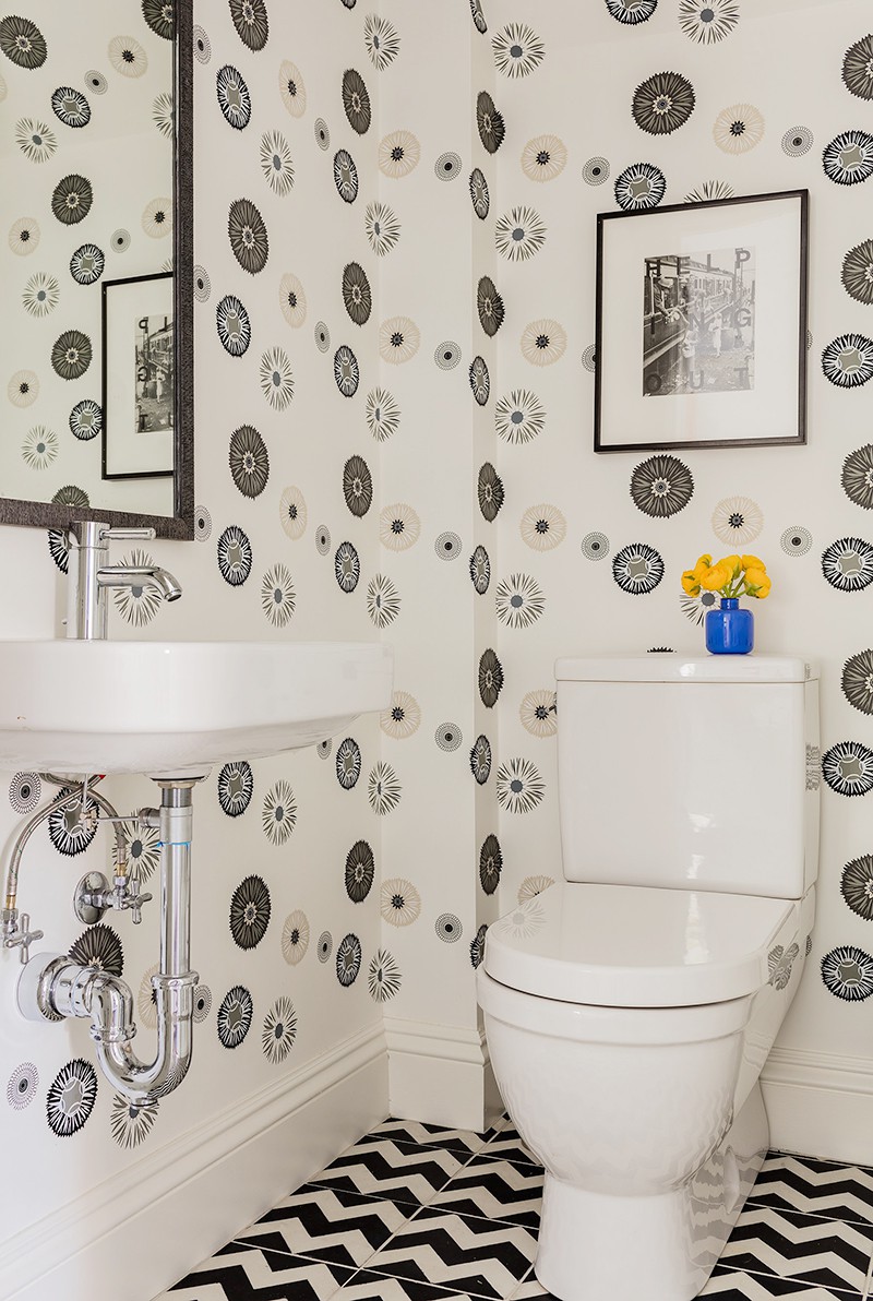 Bạn đang tìm kiếm giải pháp tối ưu để tạo nên không gian phòng tắm đẳng cấp? Giấy dán tường cao cấp mới nhất là giải pháp hoàn hảo cho bạn. Với chất liệu và kết cấu đặc biệt, giấy này sẽ giúp cho bạn tạo ra một không gian phòng tắm đầy sang trọng và ấm cúng. Bên cạnh đó, giấy dán tường này còn chống thấm, giúp cho nhà tắm của bạn luôn khô ráo và sạch sẽ.