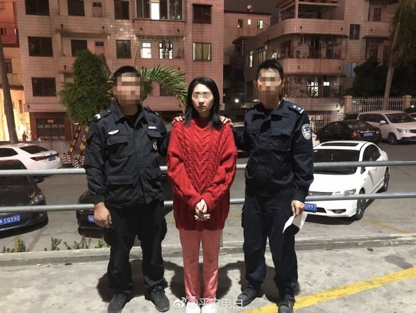 Đến nhà bạn trai ra mắt nhân dịp Tết, cô gái trẻ bị cảnh sát còng tay ngay cửa, để lộ thân phận thật - Ảnh 2. Đến nhà bạn trai ra mắt nhân dịp Tết, cô gái trẻ bị cảnh sát còng tay ngay cửa, để lộ thân phận thật - Ảnh 2.