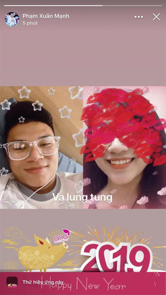 Valentine của các cầu thủ: Người khoe ảnh với bạn gái, người ngậm ngùi đón lễ một mình - Ảnh 7. Valentine của các cầu thủ: Người khoe ảnh với bạn gái, người ngậm ngùi đón lễ một mình - Ảnh 7.