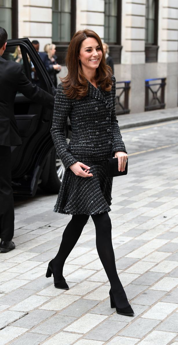 Kate Middleton cũng bận “chạy show” sự kiện, vừa từ nàng công sở đã hóa nữ thần sang chảnh khiến dân tình điên đảo - Ảnh 2.