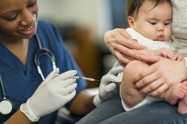 Anti vaccine: Theo anti vaccine cha mẹ đau đớn khi nhìn con bị bệnh - Ảnh 1.