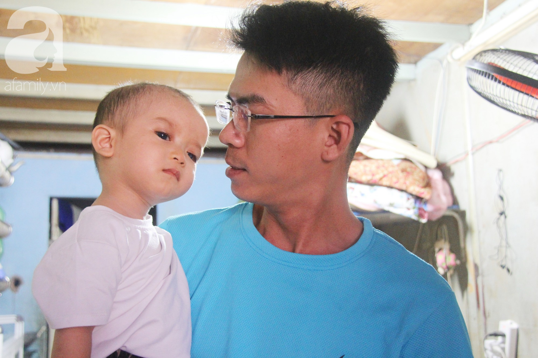 Cái Tết đầu tiên được nhìn thấy ánh sáng mặt trời sau hơn 1 năm mù lòa của bé Gia Anh - Ảnh 14. Cái Tết đầu tiên được nhìn thấy ánh sáng mặt trời sau hơn 1 năm mù lòa của bé Gia Anh - Ảnh 14.