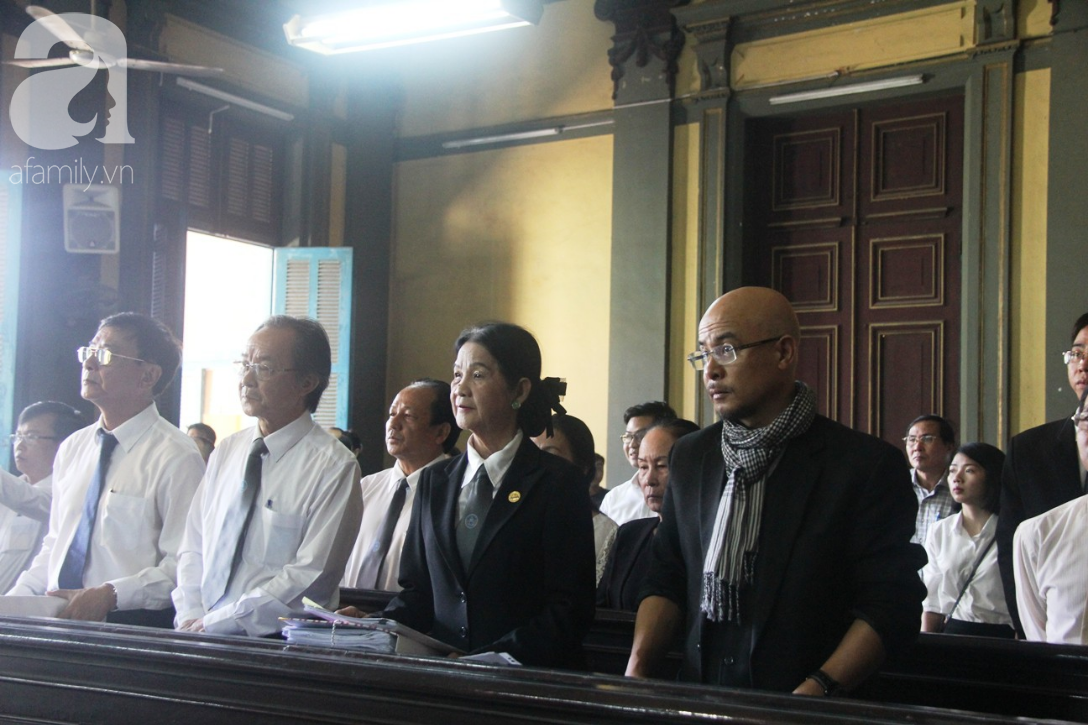 Ông Đặng Lê Nguyên Vũ và vợ căng thẳng trong phiên xử ly hôn nghìn tỷ của cà phê Trung Nguyên - Ảnh 4.