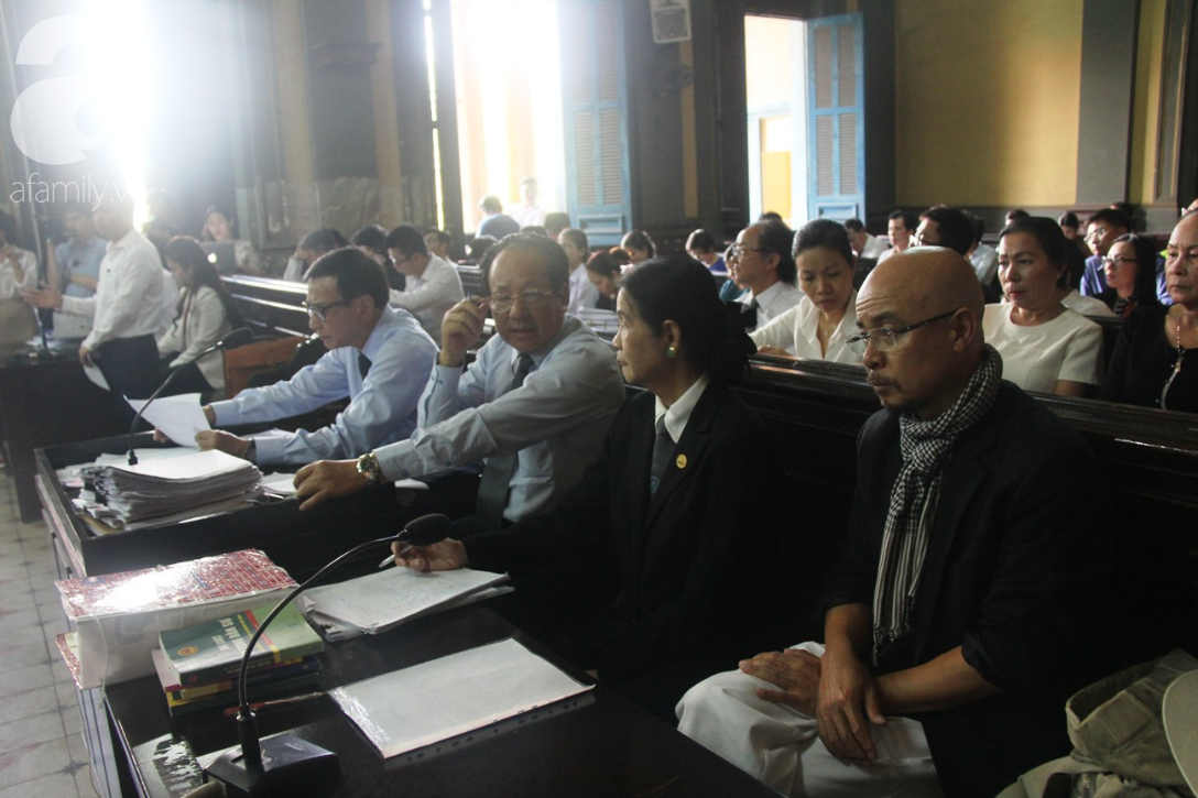 Lê Hoàng Diệp Thảo: Bà Lê Hoàng Diệp Thảo không rút đơn li dị ông Vũ - Ảnh 6. Lê Hoàng Diệp Thảo: Bà Lê Hoàng Diệp Thảo không rút đơn li dị ông Vũ - Ảnh 6.